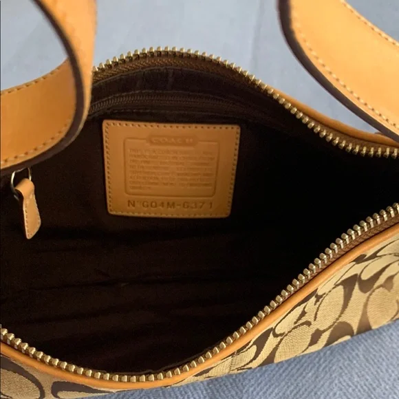 Coach Signature Model 6371 y2k Shoulder Bag - Picture 6 of 8